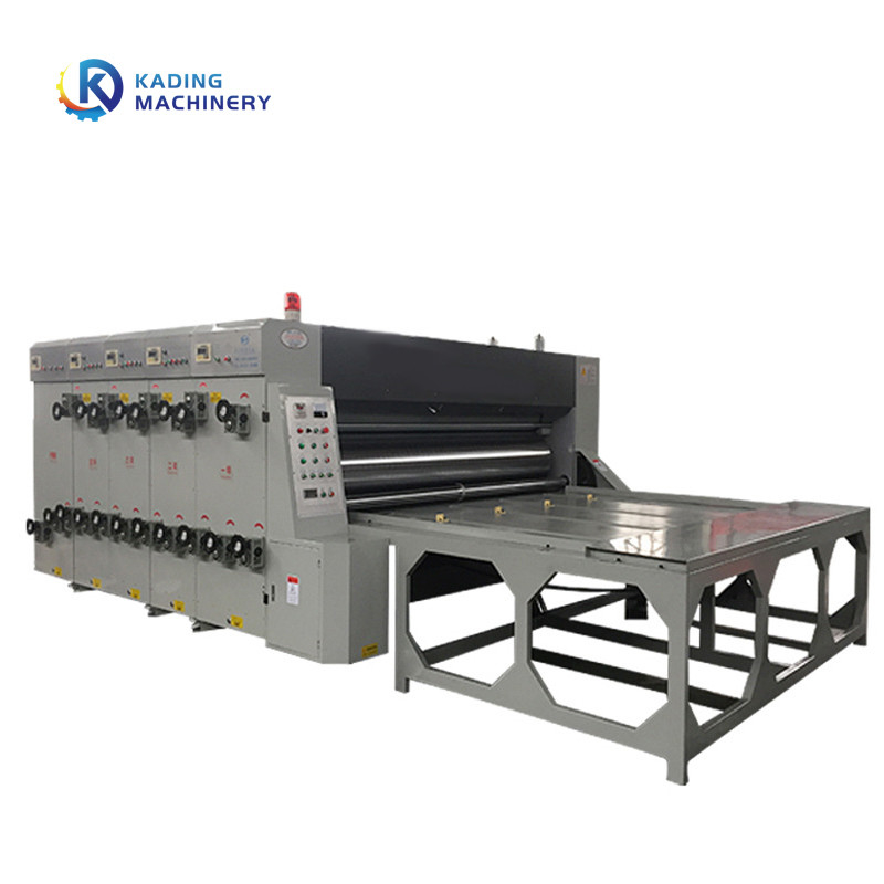 Die Kettenfütterung kartonieren Druck-Maschine mit dem Druck des kerbenden Stempelschneidens für gewölbten Kasten